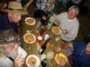 Convivialit autour d'un repas des chercheurs d'or